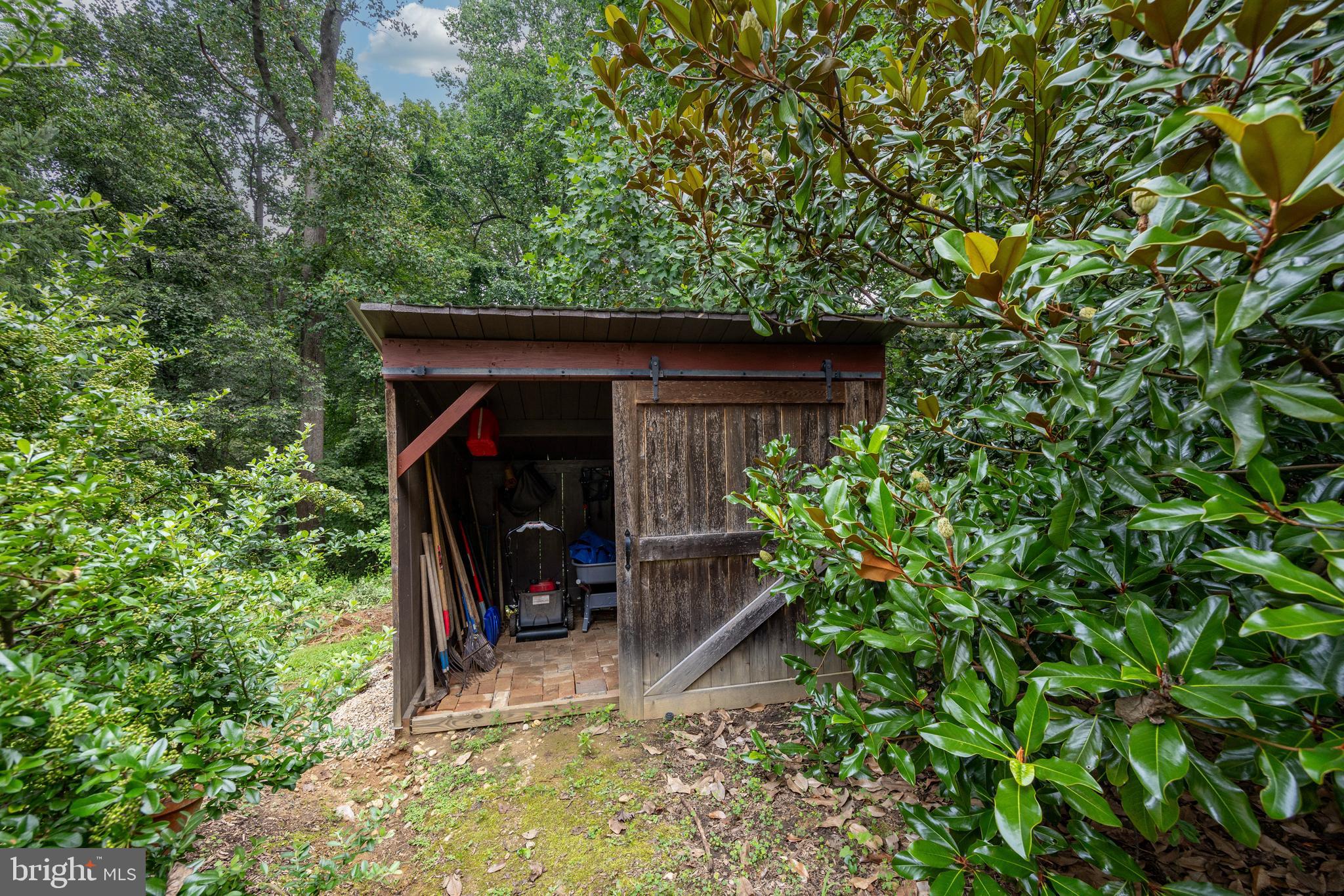 957 Mt Pleasant Road Pottstown, PA 19465 - Photo 46 of 48 Charming Shed