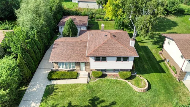 $449,900 | 722 Merlin Drive, Schaumburg, IL 60193