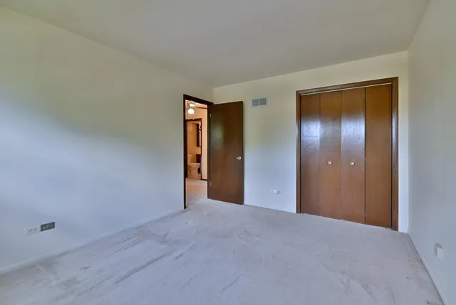 $449,900 | 722 Merlin Drive, Schaumburg, IL 60193