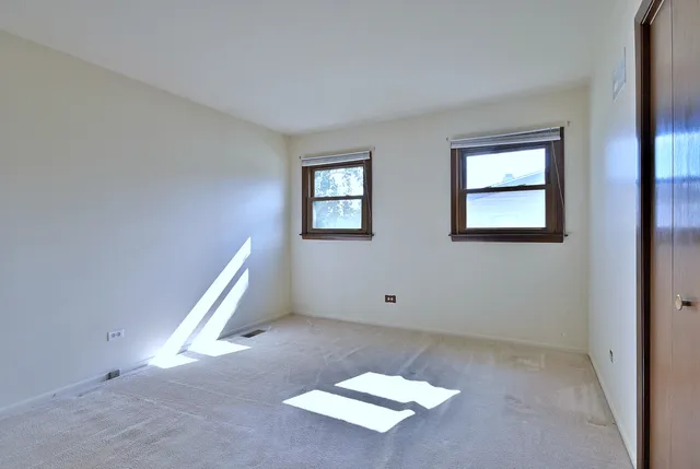 $449,900 | 722 Merlin Drive, Schaumburg, IL 60193