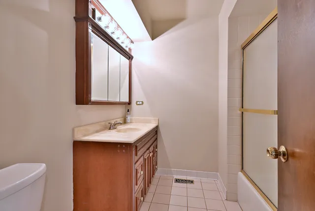 $449,900 | 722 Merlin Drive, Schaumburg, IL 60193