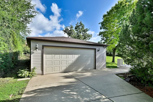 $449,900 | 722 Merlin Drive, Schaumburg, IL 60193