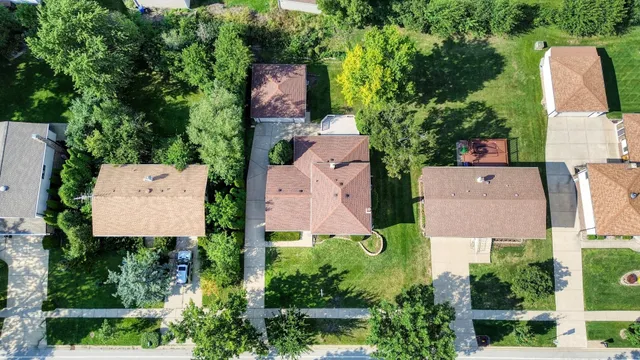 $449,900 | 722 Merlin Drive, Schaumburg, IL 60193