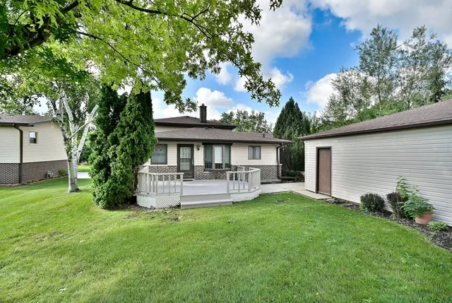 $449,900 | 722 Merlin Drive, Schaumburg, IL 60193