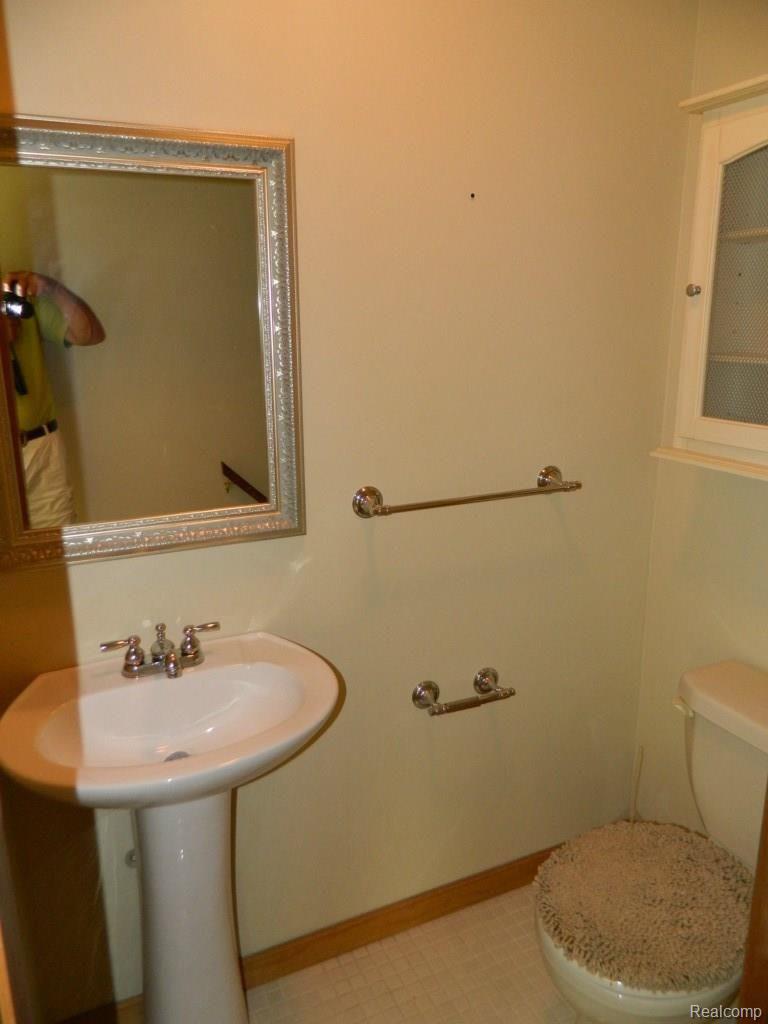 9270 Church Road Grosse Ile, MI 48138 - Photo 16 of 24 Powder Room