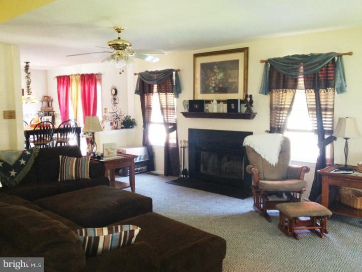 536 School House Road Williamstown, NJ 08094 - Photo 10 of 24 Family Room