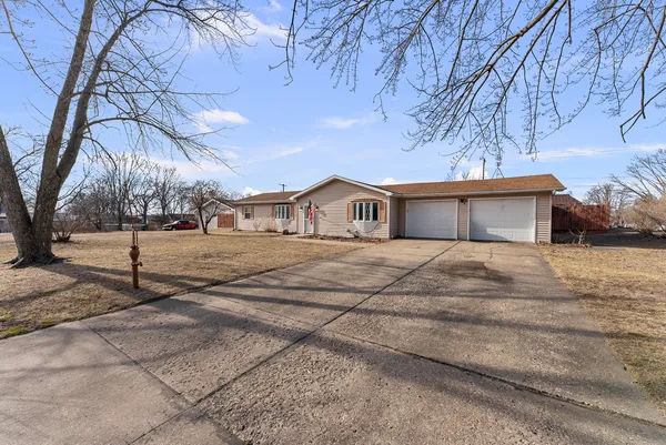 $210,000 | 303 Jefferson Street, New Boston, IL 61272