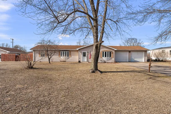 $210,000 | 303 Jefferson Street, New Boston, IL 61272