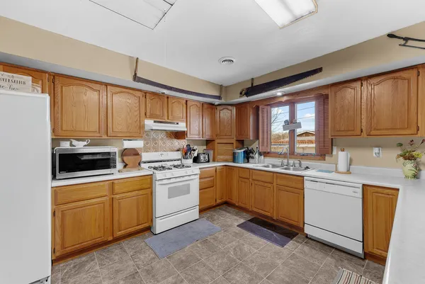 $210,000 | 303 Jefferson Street, New Boston, IL 61272