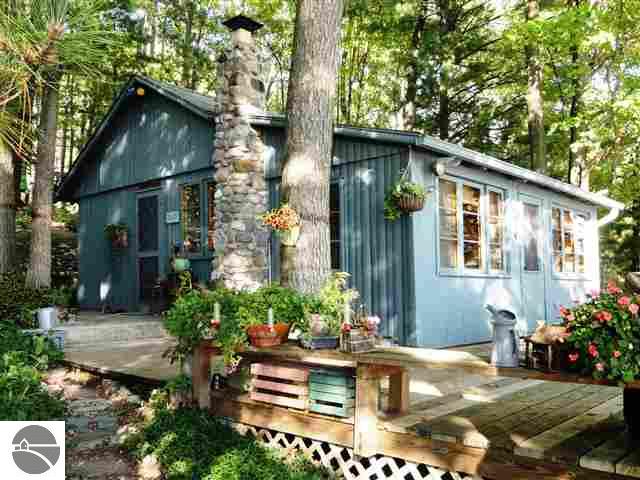 5906 Rennie View Traverse City, MI 49696 - Photo 2 of 20 1734485-1.JPG