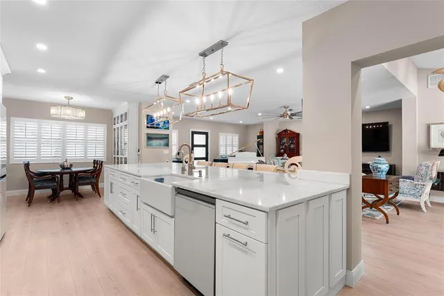 $1,689,000 | 848 Mandalay Avenue, Clearwater Beach, FL 33767