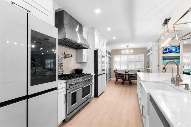 $1,689,000 | 848 Mandalay Avenue, Clearwater Beach, FL 33767