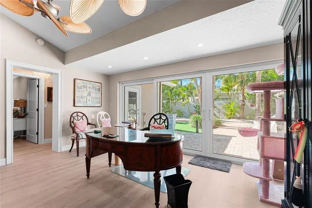 $1,689,000 | 848 Mandalay Avenue, Clearwater Beach, FL 33767