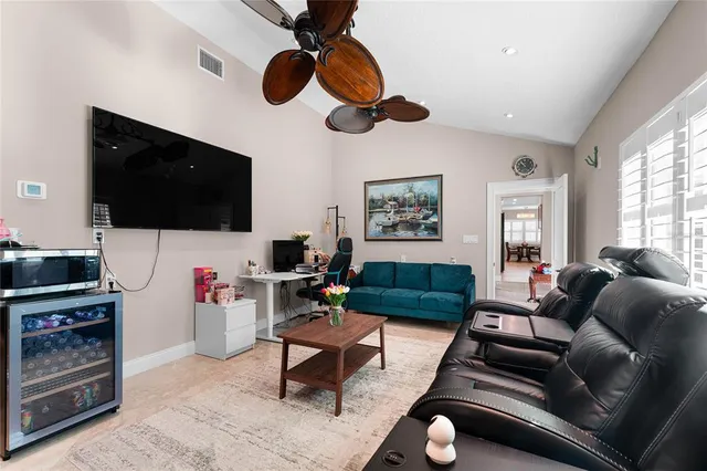 $1,689,000 | 848 Mandalay Avenue, Clearwater Beach, FL 33767