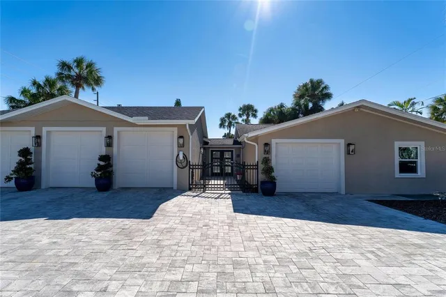 $1,689,000 | 848 Mandalay Avenue, Clearwater Beach, FL 33767