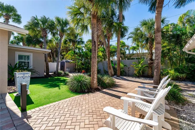 $1,689,000 | 848 Mandalay Avenue, Clearwater Beach, FL 33767