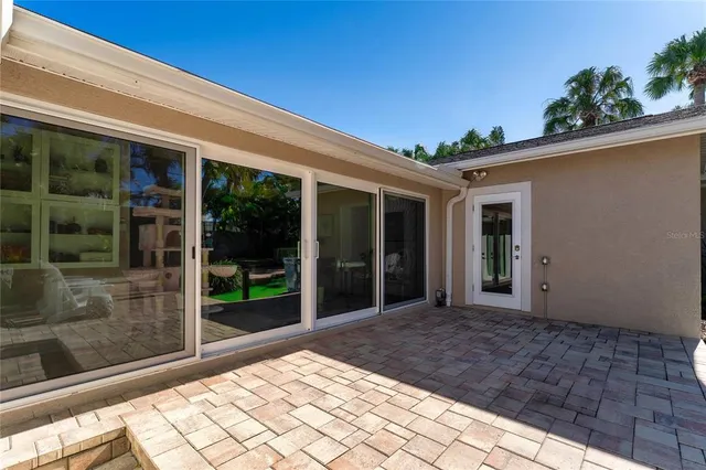 $1,689,000 | 848 Mandalay Avenue, Clearwater Beach, FL 33767
