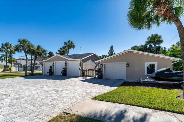 $1,689,000 | 848 Mandalay Avenue, Clearwater Beach, FL 33767