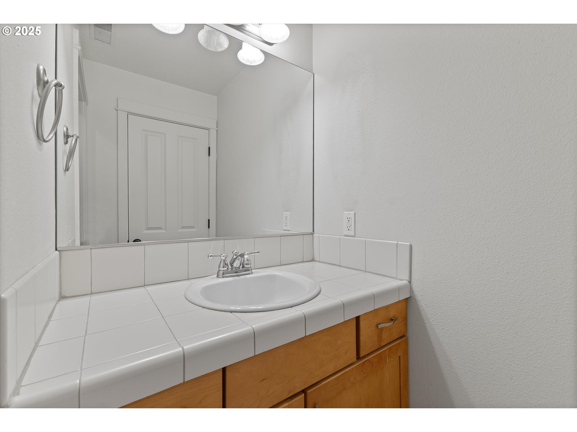 9219 Northwest Germantown Road Portland, OR 97231 - Photo 17 of 26 Bathroom