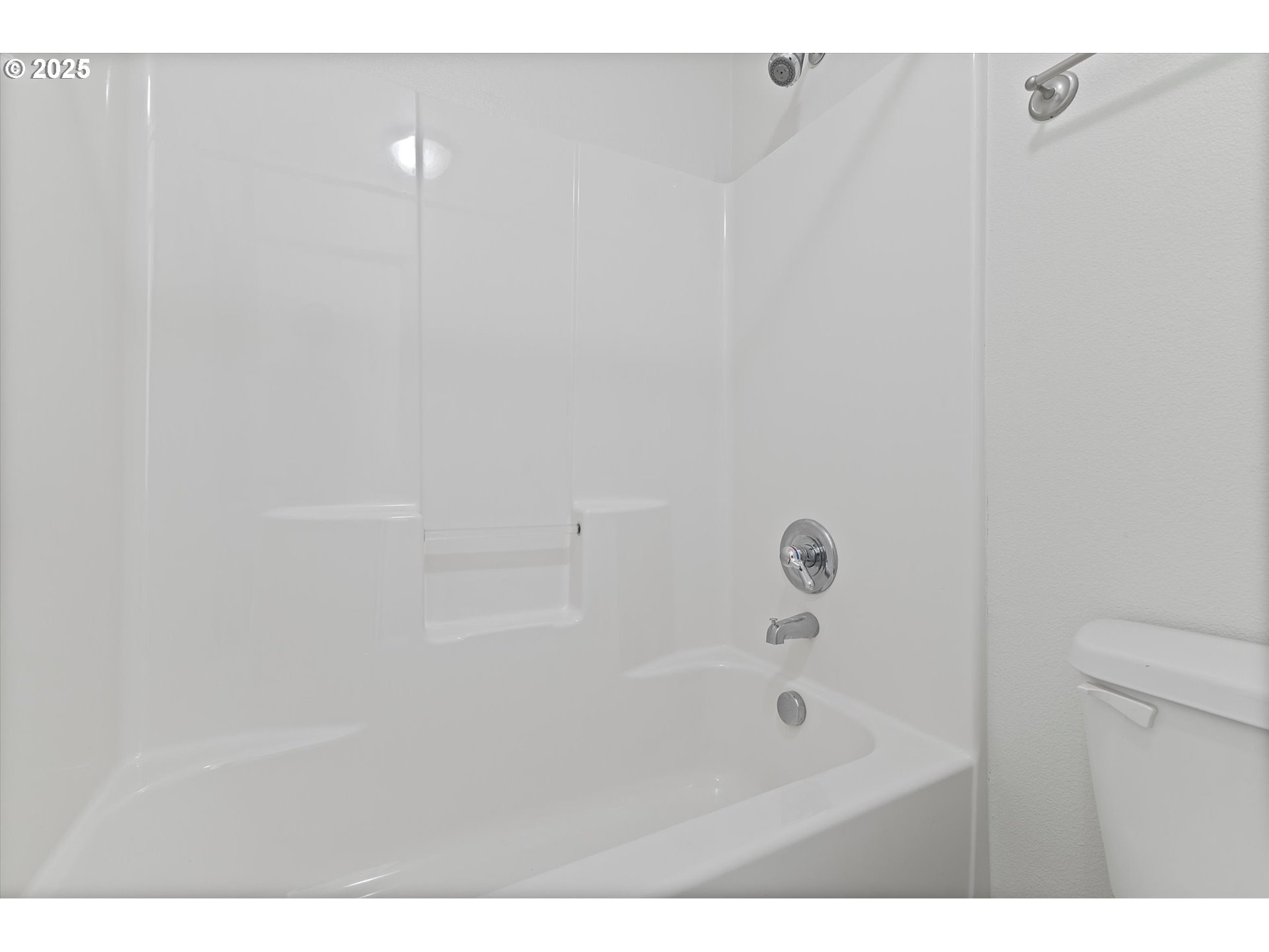 9219 Northwest Germantown Road Portland, OR 97231 - Photo 18 of 26 Bathroom