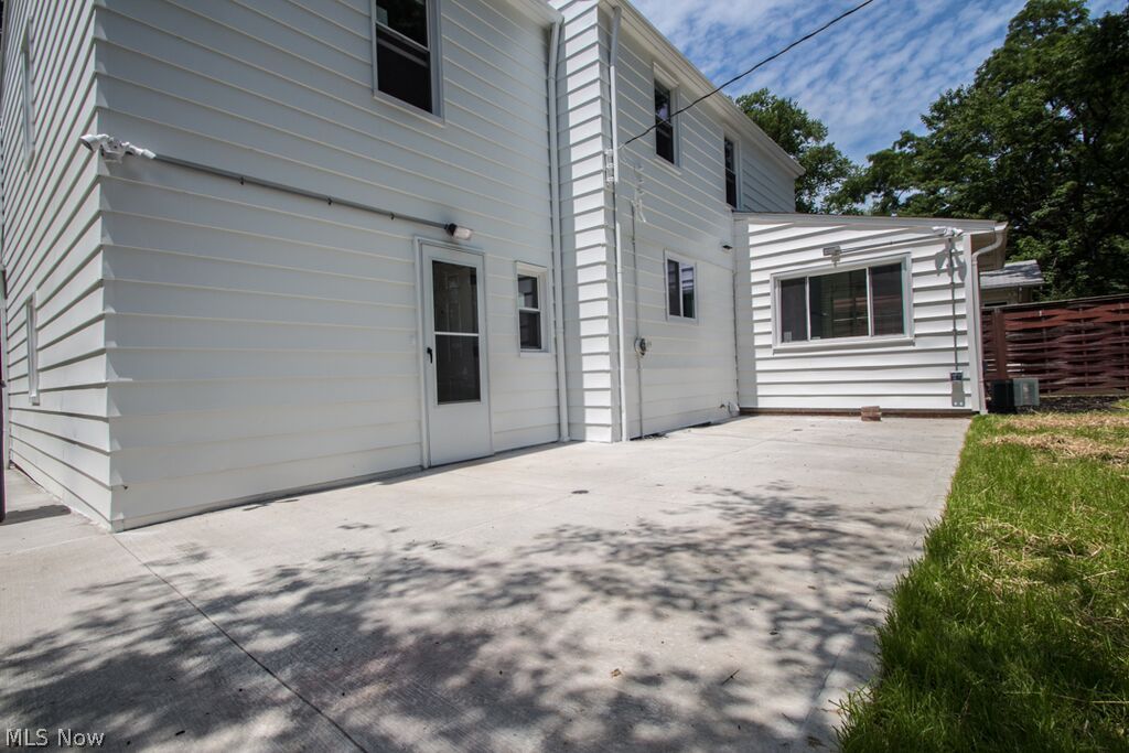 1199 Ford Road Lyndhurst, OH 44124 - Photo 6 of 24