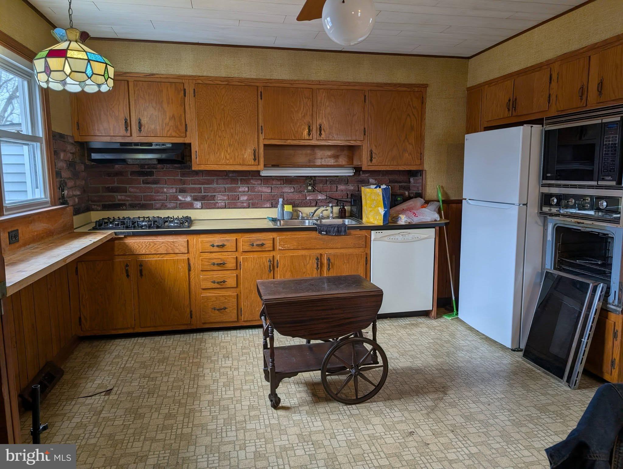 402 Aster Street Northfield, NJ 08225 - Photo 4 of 12