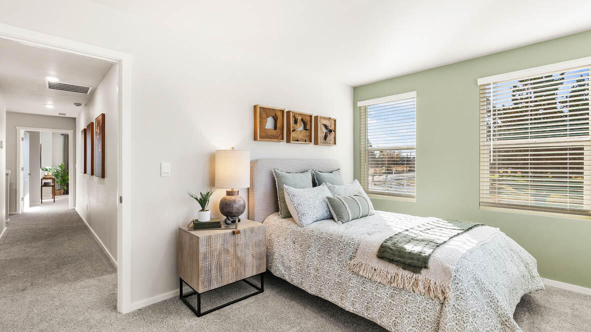 62747 Eagle Road Bend, OR 97701 - Photo 24 of 26 024 bedroom2