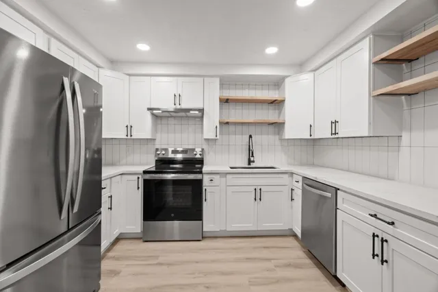 $775,000 | 1033 Crestview Drive, Unit 207, Mountain View, CA 94040