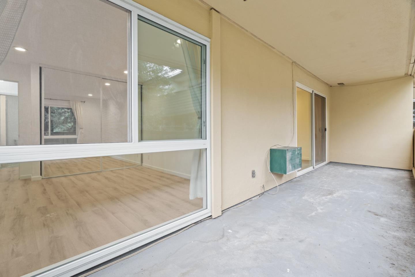 1033 Crestview Drive, Unit 207 Mountain View, CA 94040 - Photo 13 of 28