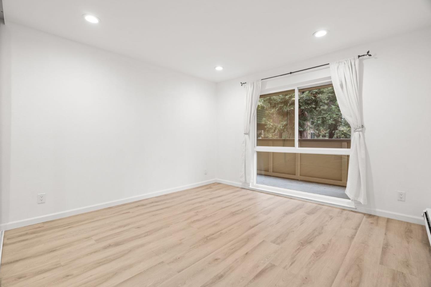 1033 Crestview Drive, Unit 207 Mountain View, CA 94040 - Photo 14 of 28