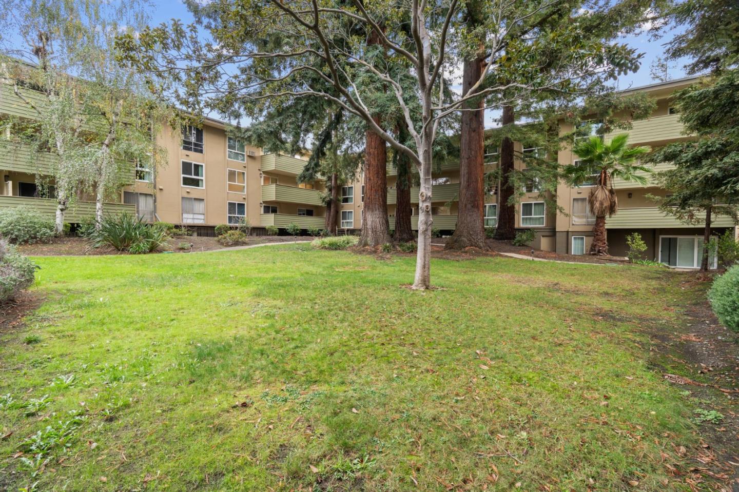 1033 Crestview Drive, Unit 207 Mountain View, CA 94040 - Photo 25 of 28