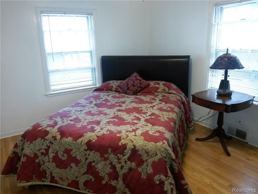 3297 Sherbourne Road Detroit, MI 48221 - Photo 23 of 37 guest suite1 sherbourne.jpg