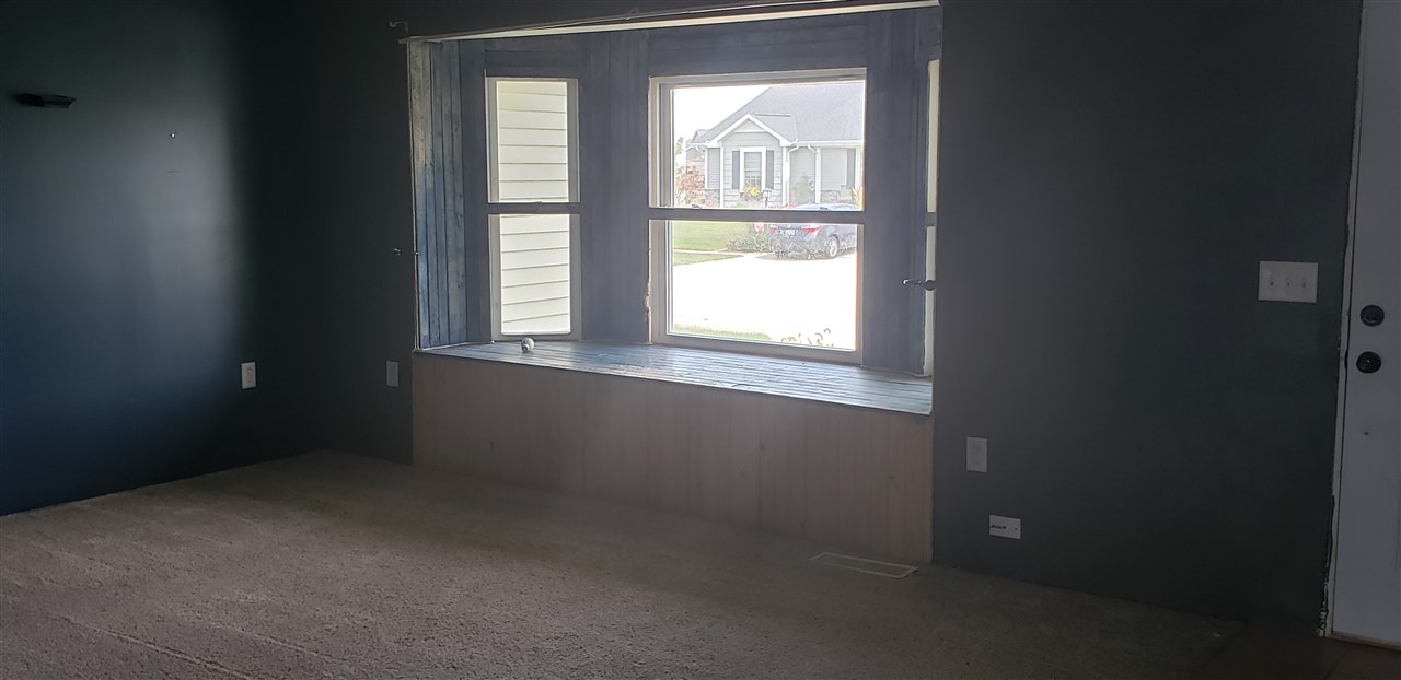 1206 Hampton Road Washington, IL 61571 - Photo 3 of 5 Gallery Image 3