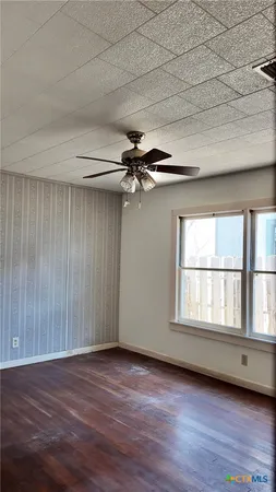 $128,000 | 142 West 4th Street, Yorktown, TX 78164
