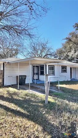 $128,000 | 142 West 4th Street, Yorktown, TX 78164