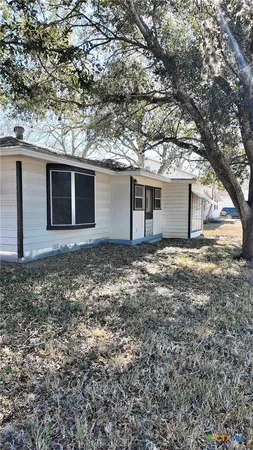 $128,000 | 142 West 4th Street, Yorktown, TX 78164