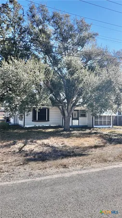 $128,000 | 142 West 4th Street, Yorktown, TX 78164