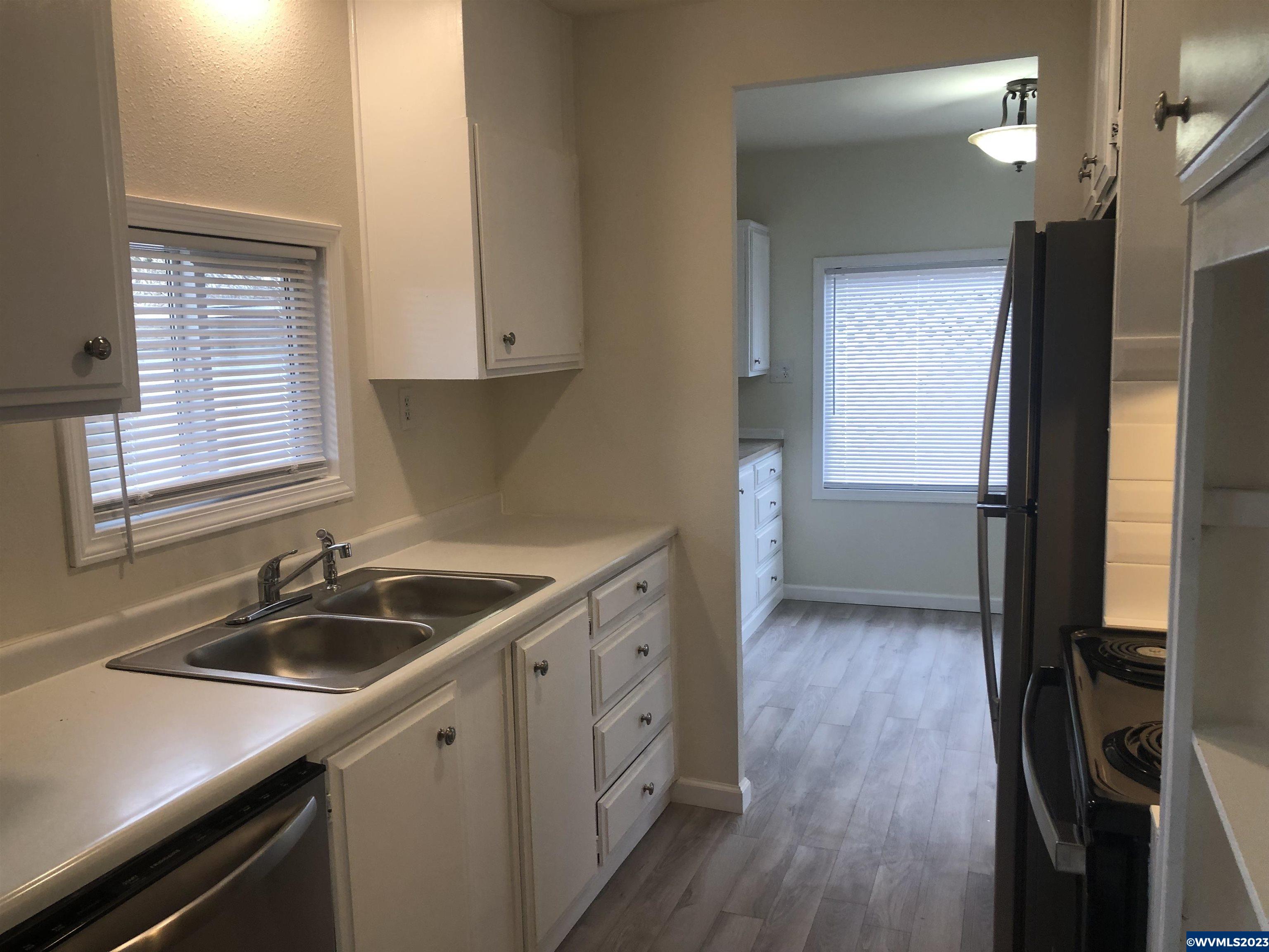 5355 River ( Road, Unit 65 Keizer, OR 97303 - Photo 12 of 19