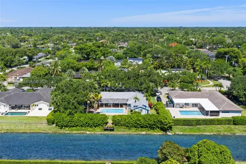 $2,375,000 | 11100 Southwest 73rd Court, Pinecrest, FL 33156