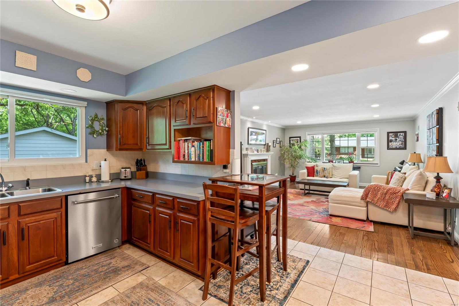 1437 Ruth Drive St. Louis, MO 63122 - Photo 6 of 27 Gallery Image 6