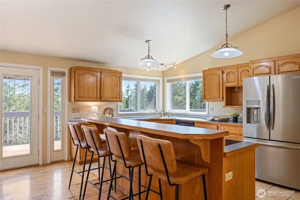 $579,000 | 261 East Rainier Court, Allyn, WA 98524