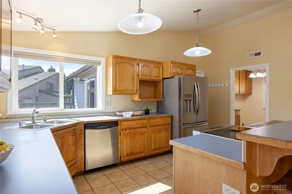 $579,000 | 261 East Rainier Court, Allyn, WA 98524