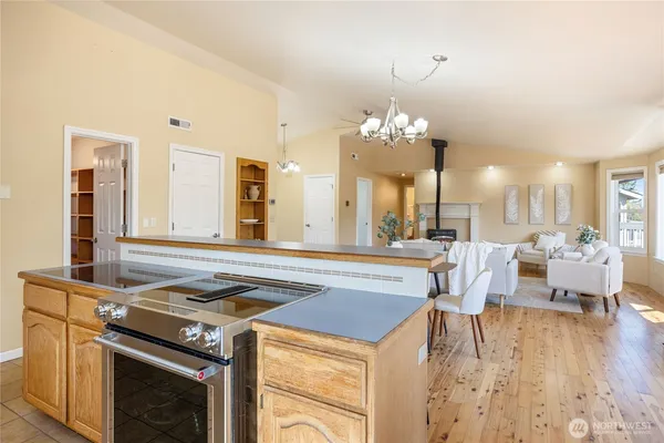 $579,000 | 261 East Rainier Court, Allyn, WA 98524