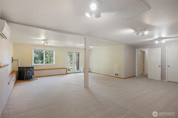 $579,000 | 261 East Rainier Court, Allyn, WA 98524