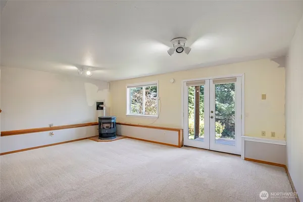 $579,000 | 261 East Rainier Court, Allyn, WA 98524