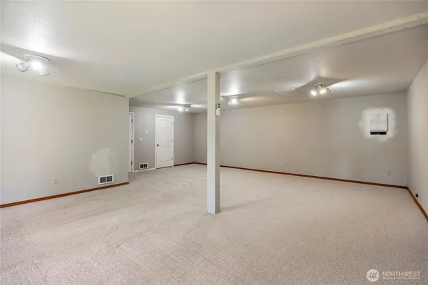 $579,000 | 261 East Rainier Court, Allyn, WA 98524