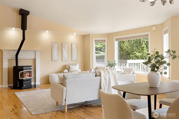 $579,000 | 261 East Rainier Court, Allyn, WA 98524