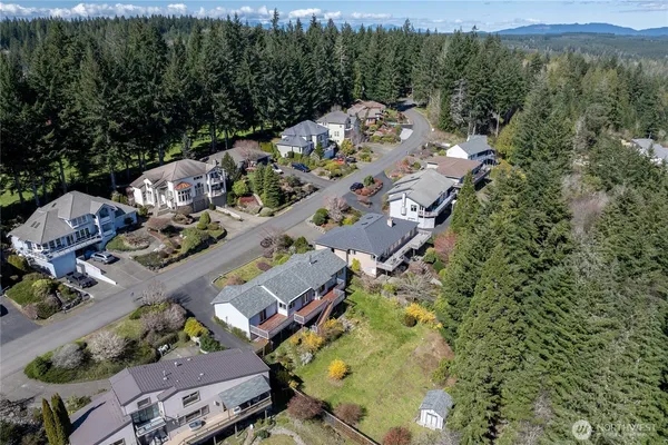 $579,000 | 261 East Rainier Court, Allyn, WA 98524