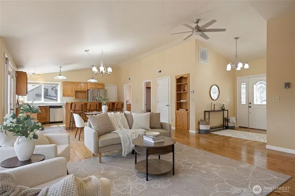 $579,000 | 261 East Rainier Court, Allyn, WA 98524