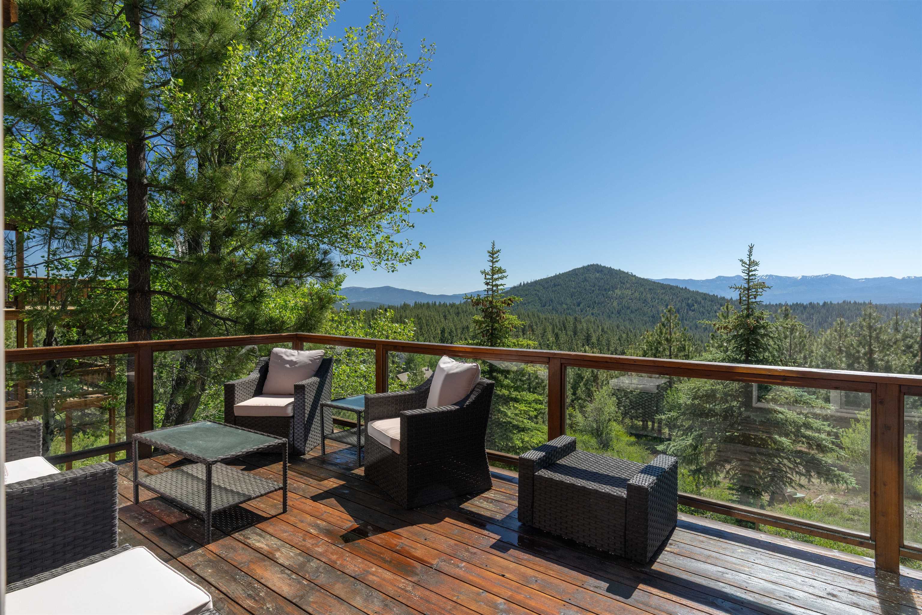 14509 Wolfgang Road Truckee, CA 96161 - Photo 2 of 28